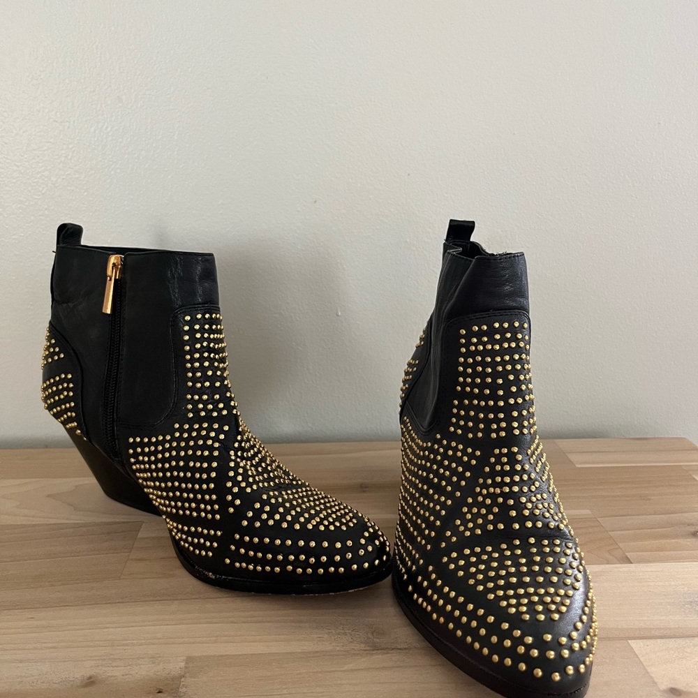 Dolce Vita ankle boots